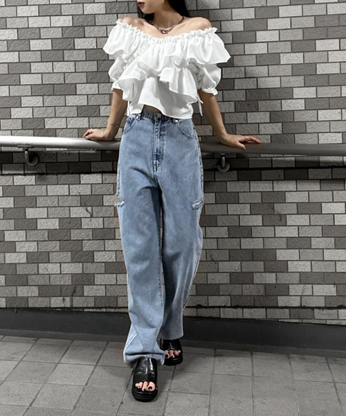 LVEU.(ラブユ.)の「【LVEU.】ラッフルフリルオフショルトップス / トップス ブラウス オフショル フリル ギャザー ラッフル クロップド ショート ホワイト ブラック ブルー ZOZOTOWN限定(Tシャツ/カットソー・レディース・ホワイト/ブラック/ブルー・FREE)」の12枚目の写真