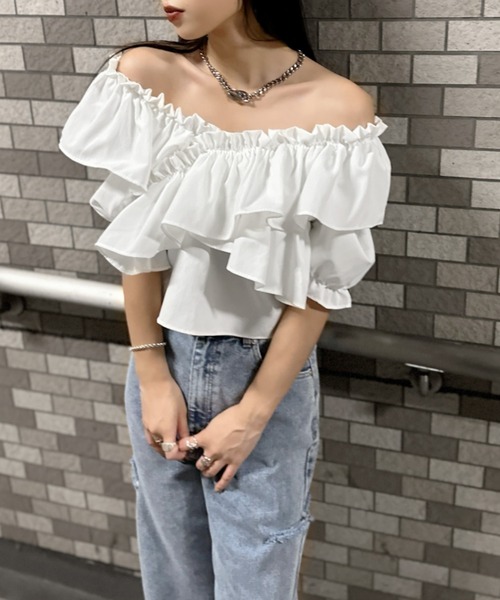 LVEU.(ラブユ.)の「【LVEU.】ラッフルフリルオフショルトップス / トップス ブラウス オフショル フリル ギャザー ラッフル クロップド ショート ホワイト ブラック ブルー ZOZOTOWN限定(Tシャツ/カットソー・レディース・ホワイト/ブラック/ブルー・FREE)」の13枚目の写真