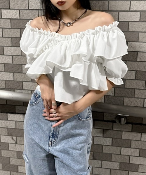 LVEU.(ラブユ.)の「【LVEU.】ラッフルフリルオフショルトップス / トップス ブラウス オフショル フリル ギャザー ラッフル クロップド ショート ホワイト ブラック ブルー ZOZOTOWN限定(Tシャツ/カットソー・レディース・ホワイト/ブラック/ブルー・FREE)」の17枚目の写真