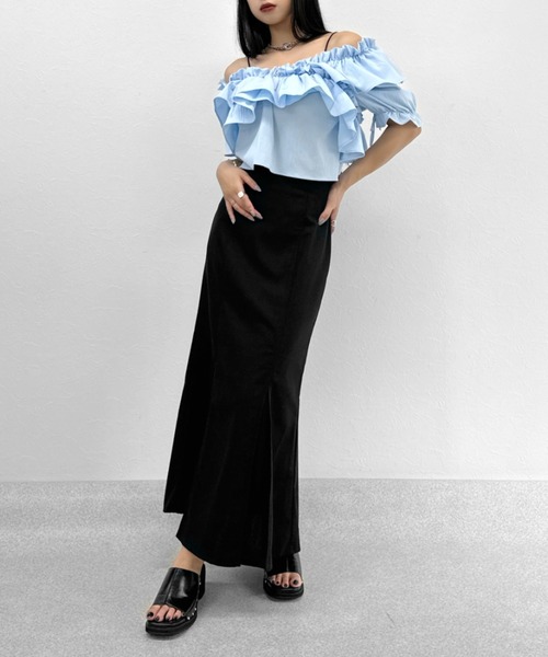 LVEU.(ラブユ.)の「【LVEU.】ラッフルフリルオフショルトップス / トップス ブラウス オフショル フリル ギャザー ラッフル クロップド ショート ホワイト ブラック ブルー ZOZOTOWN限定(Tシャツ/カットソー・レディース・ホワイト/ブラック/ブルー・FREE)」の5枚目の写真