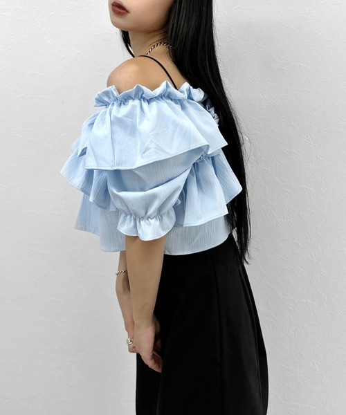 LVEU.(ラブユ.)の「【LVEU.】ラッフルフリルオフショルトップス / トップス ブラウス オフショル フリル ギャザー ラッフル クロップド ショート ホワイト ブラック ブルー ZOZOTOWN限定(Tシャツ/カットソー・レディース・ホワイト/ブラック/ブルー・FREE)」の19枚目の写真