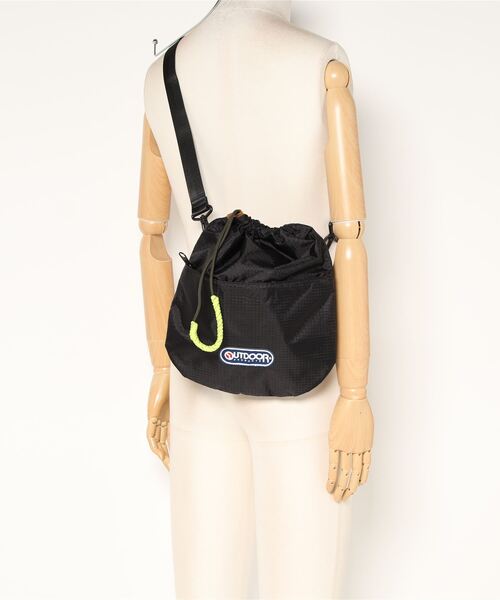 OUTDOOR PRODUCTS（アウトドアプロダクツ）の「【OUTDOOR PRODUCTS/アウトドアプロダクツ】ENCANTO SHOULDER 111103 巾着バッグ ショルダーバッグ ブランドロゴ（ショルダーバッグ・メンズ・ピンク/オレンジ/ブルー/ブラック・FREE）」の5枚目の写真
