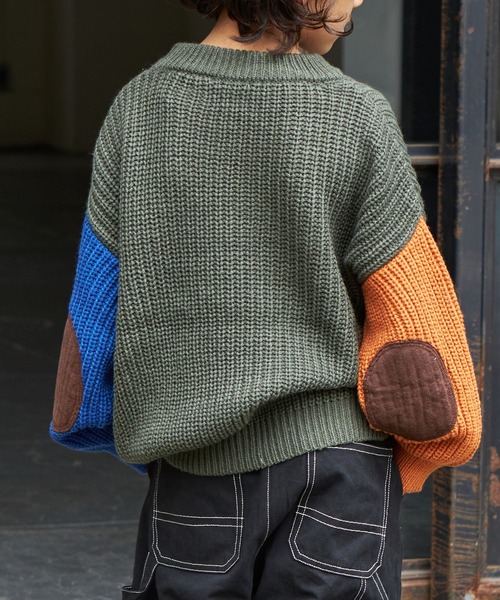 PAIRMANON STREET（ペアマノンストリート）の「【PAIRMANON STREET】無地 配色 クレイジーカラー エルボーパッチ付き オーバーサイズ ニット（ニット/セーター・キッズ・ブラック/カーキ/ブルー系その他・S/L/M）」の6枚目の写真