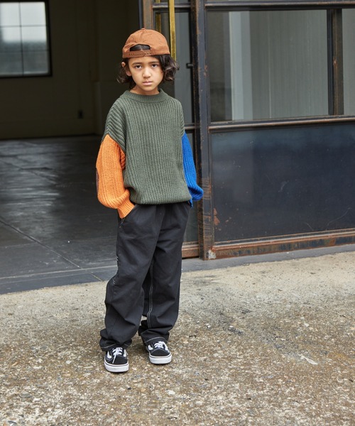 PAIRMANON STREET（ペアマノンストリート）の「【PAIRMANON STREET】無地 配色 クレイジーカラー エルボーパッチ付き オーバーサイズ ニット（ニット/セーター・キッズ・ブラック/カーキ/ブルー系その他・S/L/M）」の7枚目の写真