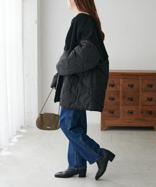 DISCOAT（ディスコート）の「ボア切替キルティングコート（ミリタリージャケット・レディース・ブラック/アイボリー/モカ・MEDIUM/LARGE）」の7枚目の写真