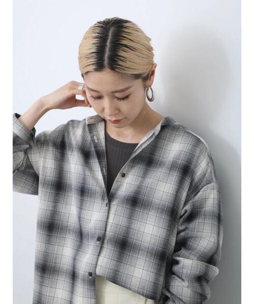 Samansa Mos2 blue(サマンサモスモスブルー)の「ワイドリブロンT(Tシャツ/カットソー・レディース・チャコールグレー/オフホワイト/ベージュ・F)」の11枚目の写真