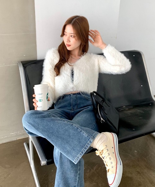 EPICKS（エピックス）の「ショート丈 シャギーVネックニットトップス（カーディガン/ボレロ・レディース・ホワイト/パープル/イエロー/ブラック/ピンク・FREE）」の14枚目の写真