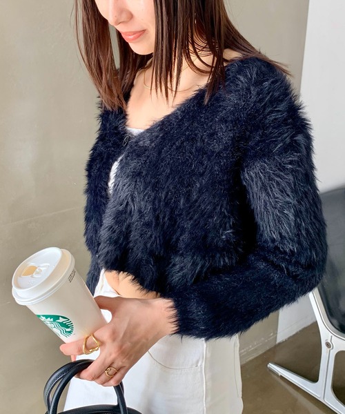 EPICKS（エピックス）の「ショート丈 シャギーVネックニットトップス（カーディガン/ボレロ・レディース・ホワイト/パープル/イエロー/ブラック/ピンク・FREE）」の17枚目の写真