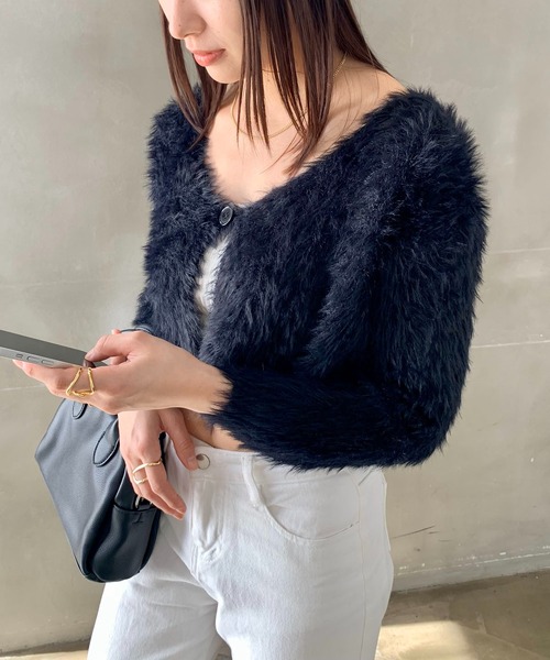 EPICKS（エピックス）の「ショート丈 シャギーVネックニットトップス（カーディガン/ボレロ・レディース・ホワイト/パープル/イエロー/ブラック/ピンク・FREE）」の20枚目の写真