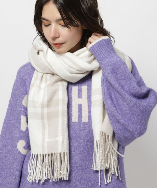 niko and...(ニコアンド)の「オリジナルチェックストール(ストール/ショール・レディース・キャメル/オフホワイト/グリーン/ブラウン/ネイビー/レッド/サックスブルー/イエロー・0)」の2枚目の写真