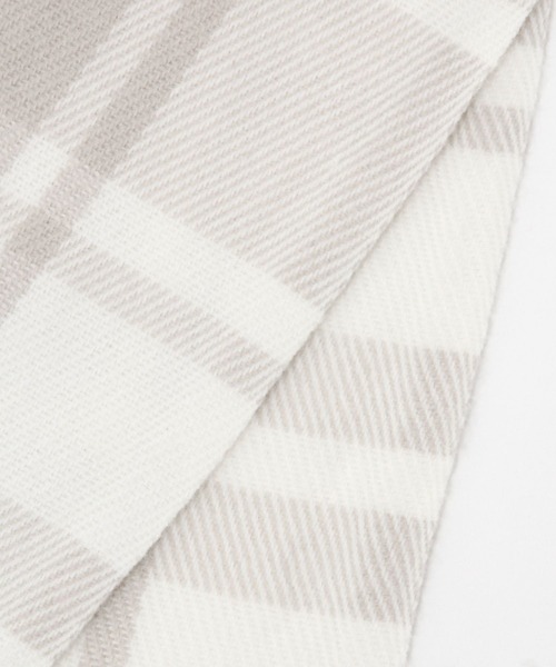 niko and...(ニコアンド)の「オリジナルチェックストール(ストール/ショール・レディース・キャメル/オフホワイト/グリーン/ブラウン/ネイビー/レッド/サックスブルー/イエロー・0)」の11枚目の写真