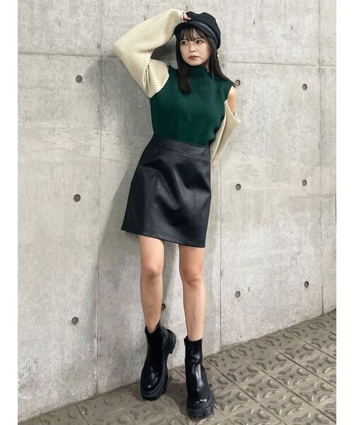 MURUA(ムルーア)の「フェイクレザーミニスカート(スカート・レディース・ブラック/ブラウン/アイボリー・1/2)」の7枚目の写真