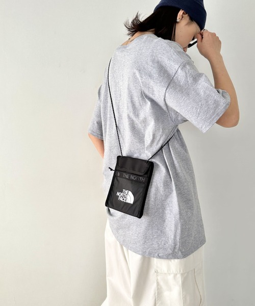 THE NORTH FACE(ザノースフェイス)の「国内未発売 THE NORTH FACE(ザ・ノースフェイス)/ブランドロゴ サコッシュ スマホショルダー ネックポーチ/Bozer Neck Pouch(ショルダーバッグ・メンズ・ブラック・FREE)」の19枚目の写真