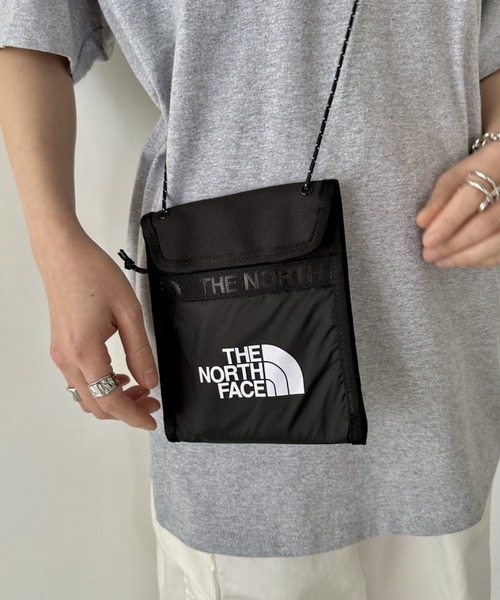 THE NORTH FACE(ザノースフェイス)の「国内未発売 THE NORTH FACE(ザ・ノースフェイス)/ブランドロゴ サコッシュ スマホショルダー ネックポーチ/Bozer Neck Pouch(ショルダーバッグ・メンズ・ブラック・FREE)」の10枚目の写真
