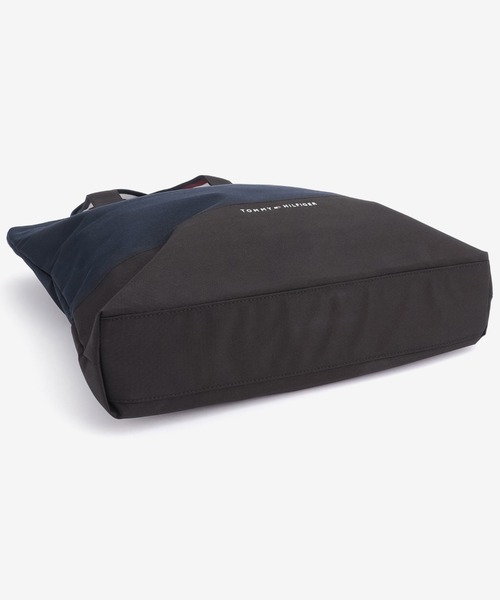 TOMMY HILFIGER（トミーヒルフィガー）の「セントラルキャンバストートバッグ（トートバッグ・メンズ・ネイビー・FREE）」の4枚目の写真