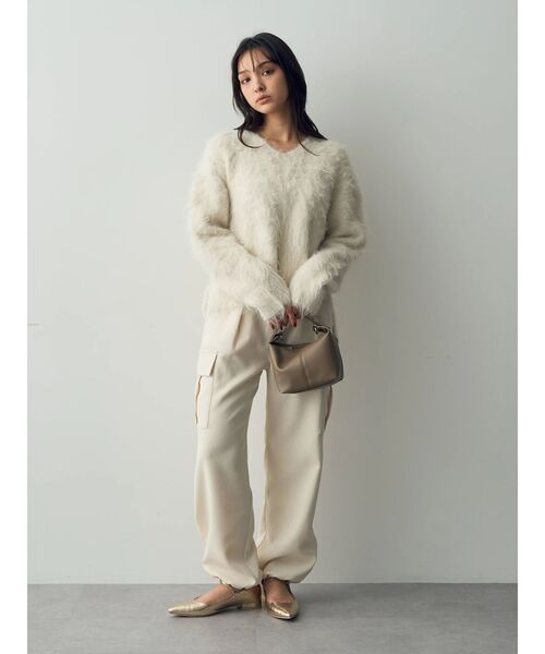 YECCA VECCA（イェッカヴェッカ）の「シャギーVネックニット（ニット/セーター・レディース・ホワイト/グレー/ラベンダー・FREE）」の8枚目の写真