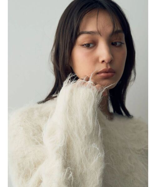 YECCA VECCA（イェッカヴェッカ）の「シャギーVネックニット（ニット/セーター・レディース・ホワイト/グレー/ラベンダー・FREE）」の14枚目の写真