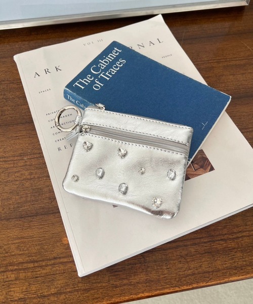 Me%（ミィパーセント）の「ビジューカスタムポーチサイフ 104118（コインケース・レディース・シルバー/ブラック・FREE）」の5枚目の写真