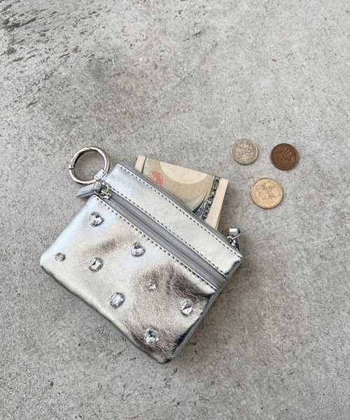 Me%（ミィパーセント）の「ビジューカスタムポーチサイフ 104118（コインケース・レディース・シルバー/ブラック・FREE）」の6枚目の写真