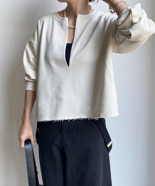 DouDou（ドゥドゥ）の「裏毛スリットトップス（スウェット・レディース・ネイビー/ライトベージュ/オフホワイト・FREE）」の9枚目の写真