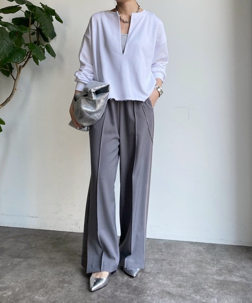 DouDou（ドゥドゥ）の「裏毛スリットトップス（スウェット・レディース・ネイビー/ライトベージュ/オフホワイト・FREE）」の14枚目の写真