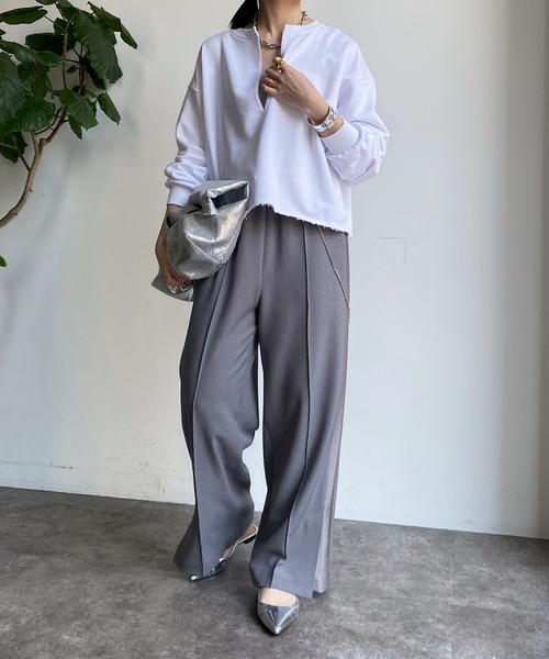 DouDou（ドゥドゥ）の「裏毛スリットトップス（スウェット・レディース・ネイビー/ライトベージュ/オフホワイト・FREE）」の15枚目の写真