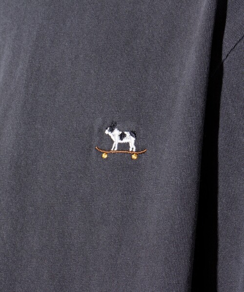 GLOSTER（グロスター）の「【GLOSTER/グロスター】フレンチブルドッグ刺繍 ピグメントTシャツ ワンポイント（Tシャツ/カットソー・メンズ・ネイビー/グレイッシュベージュ/ベージュ/チャコールグレー・S/XL/L/M）」の6枚目の写真