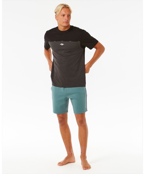 rip curl(リップカール)の「【RIPCURL(リップカール)】M VAPORCOOL MEDINA SEACELL TEE/吸水速乾消臭機能付きリラックスフィット半袖Tシャツ(Tシャツ/カットソー・メンズ・ブラック/ブルー系その他・LARGE/MEDIUM)」の7枚目の写真
