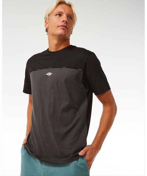 rip curl(リップカール)の「【RIPCURL(リップカール)】M VAPORCOOL MEDINA SEACELL TEE/吸水速乾消臭機能付きリラックスフィット半袖Tシャツ(Tシャツ/カットソー・メンズ・ブラック/ブルー系その他・LARGE/MEDIUM)」の9枚目の写真