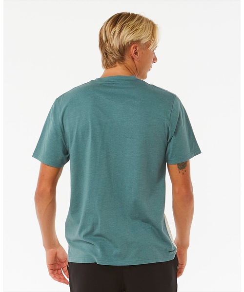 rip curl(リップカール)の「【RIPCURL(リップカール)】M VAPORCOOL MEDINA SEACELL TEE/吸水速乾消臭機能付きリラックスフィット半袖Tシャツ(Tシャツ/カットソー・メンズ・ブラック/ブルー系その他・LARGE/MEDIUM)」の11枚目の写真