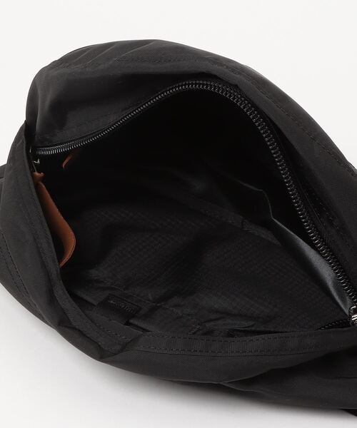 GREGORY(グレゴリー)の「GREGORY TAILMATE S WAISTBAG グレゴリー テールメイトS ボディバッグ(ボディバッグ/ウエストポーチ・メンズ・ブラック/サンドベージュ・FREE)」の13枚目の写真