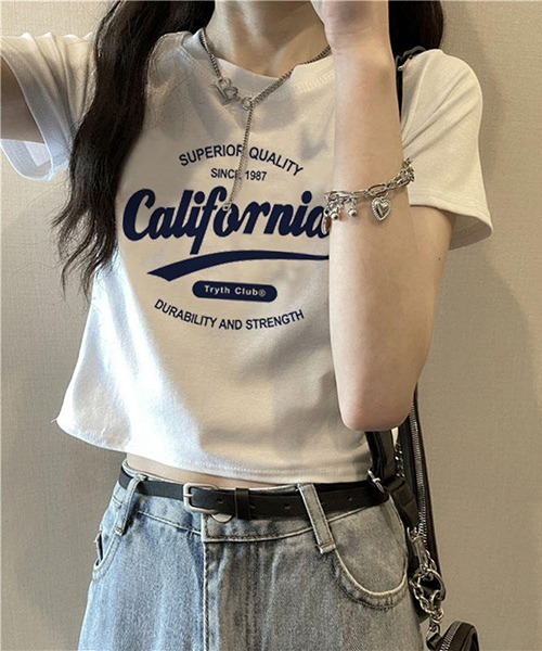 gossip！ロサンゼルス（ゴシップロサンゼルス）の「YUGA　レタープリント　ショートトップ（Tシャツ/カットソー・レディース・ブラック/ホワイト・FREE）」の3枚目の写真