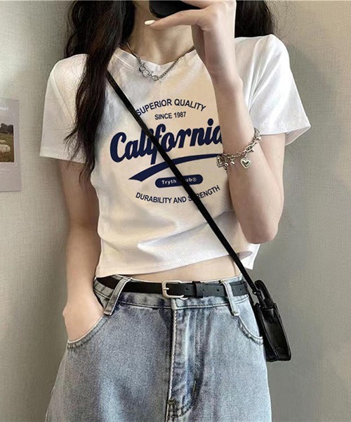 gossip！ロサンゼルス（ゴシップロサンゼルス）の「YUGA　レタープリント　ショートトップ（Tシャツ/カットソー・レディース・ブラック/ホワイト・FREE）」の5枚目の写真