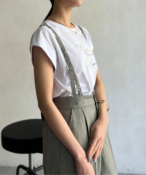 Chez toi(シェトワ)の「接触冷感フレンチスリーブロゴT(Tシャツ/カットソー・レディース・ネイビー/グレイッシュベージュ/オリーブ/オフホワイト・FREE)」の8枚目の写真