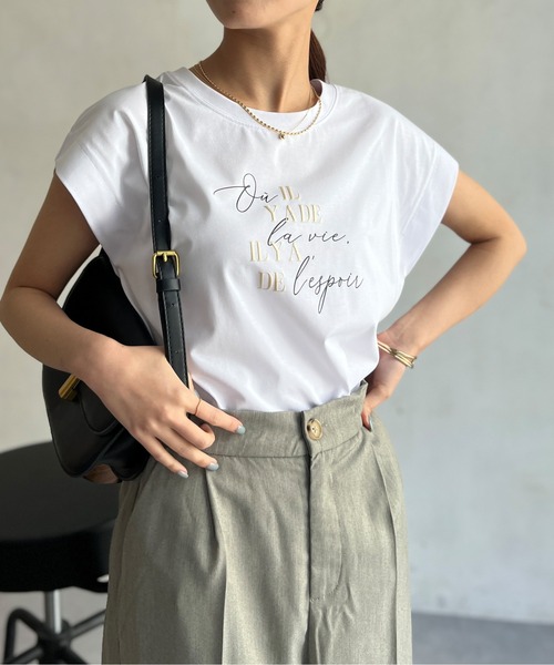 Chez toi(シェトワ)の「接触冷感フレンチスリーブロゴT(Tシャツ/カットソー・レディース・ネイビー/グレイッシュベージュ/オリーブ/オフホワイト・FREE)」の12枚目の写真