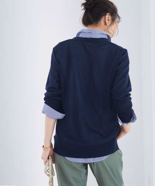 CROSS FUNCTION（クロスファンクション）の「《洗える・シワになりにくい・乾燥機OK》シアーVネックカーディガン【CF/クロスファンクション】（カーディガン/ボレロ・レディース・ブラック/サックスブルー/杢グレー/オフホワイト/ライトグリーン/ネイビー・M/L/LL）」の7枚目の写真