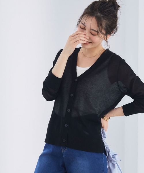 CROSS FUNCTION（クロスファンクション）の「《洗える・シワになりにくい・乾燥機OK》シアーVネックカーディガン【CF/クロスファンクション】（カーディガン/ボレロ・レディース・ブラック/サックスブルー/杢グレー/オフホワイト/ライトグリーン/ネイビー・M/L/LL）」の10枚目の写真