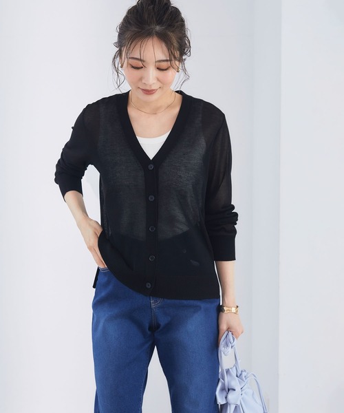 CROSS FUNCTION（クロスファンクション）の「《洗える・シワになりにくい・乾燥機OK》シアーVネックカーディガン【CF/クロスファンクション】（カーディガン/ボレロ・レディース・ブラック/サックスブルー/杢グレー/オフホワイト/ライトグリーン/ネイビー・M/L/LL）」の12枚目の写真