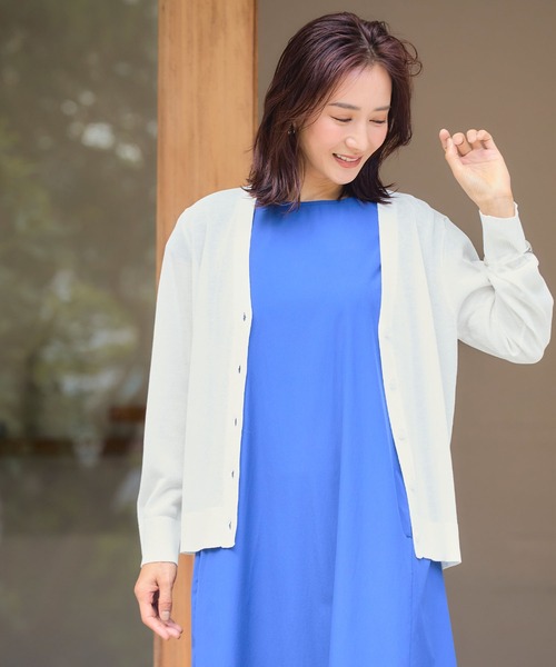 CROSS FUNCTION（クロスファンクション）の「《洗える・シワになりにくい・乾燥機OK》シアーVネックカーディガン【CF/クロスファンクション】（カーディガン/ボレロ・レディース・ブラック/サックスブルー/杢グレー/オフホワイト/ライトグリーン/ネイビー・M/L/LL）」の17枚目の写真