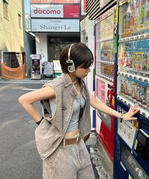WudgeBoy（ワッジボーイ）の「chemical wash vest（ニット/セーター・レディース・カーキ/ブラウン/ブラック・MEDIUM/LARGE）」の17枚目の写真