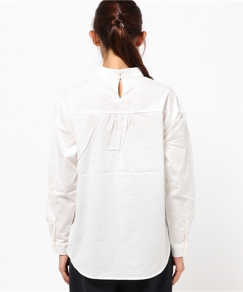 ikka（イッカ）の「シャーリングスタンドブラウス（シャツ/ブラウス・レディース・オフホワイト/ネイビー・MEDIUM/LARGE）」の5枚目の写真