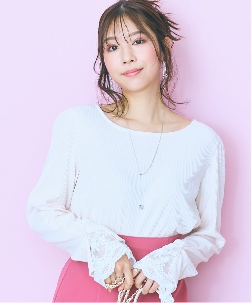 marun（マルン）の「＜大きいサイズ＞  レースデザイントップス　marun（Tシャツ/カットソー・レディース・アイボリー/ピンクベージュ/ブラック/グレー・L/LL/3L/4L/5L）」の2枚目の写真