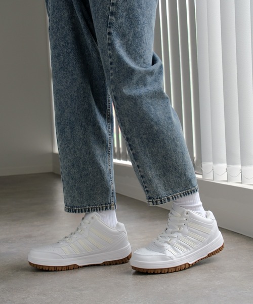 【K-SWISS/ケースイス】サイドライン ミドルカット レースアップスニーカー
