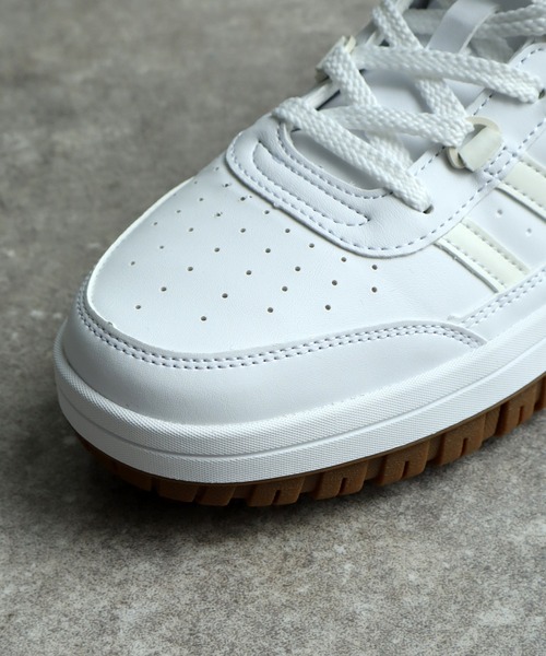 【K-SWISS/ケースイス】サイドライン ミドルカット レースアップスニーカー