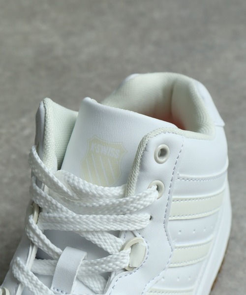 【K-SWISS/ケースイス】サイドライン ミドルカット レースアップスニーカー
