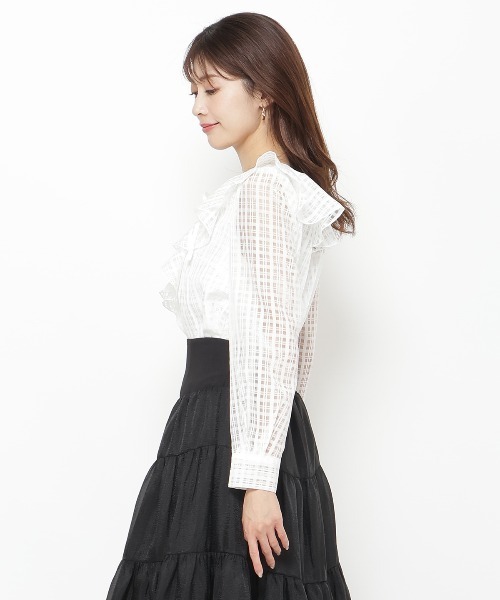 AND COUTURE（アンドクチュール）の「シアーチェックフリルブラウス（シャツ/ブラウス・レディース・ベージュ/ブラック/オフホワイト・FREE）」の4枚目の写真