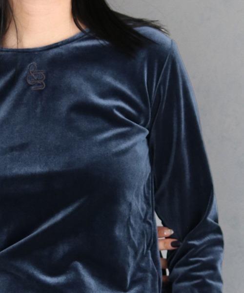 &g'aime（アンジェム）の「【&g’aime】刺繍ロゴクルーネックベロアトップス　EMBROIDERY LOGO CREWNECK VELOR TOPS（Tシャツ/カットソー・レディース・ブラック/ブルー・FREE）」の2枚目の写真