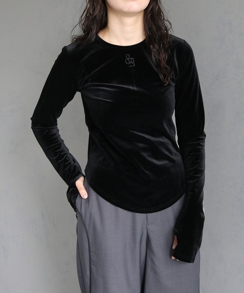 &g'aime（アンジェム）の「【&g’aime】刺繍ロゴクルーネックベロアトップス　EMBROIDERY LOGO CREWNECK VELOR TOPS（Tシャツ/カットソー・レディース・ブラック/ブルー・FREE）」の3枚目の写真