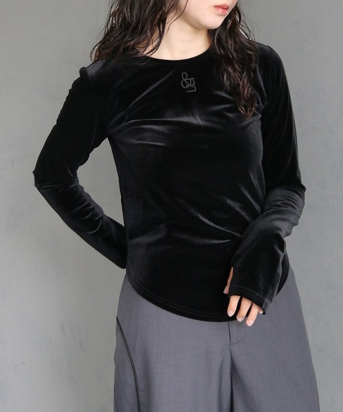 &g'aime（アンジェム）の「【&g’aime】刺繍ロゴクルーネックベロアトップス　EMBROIDERY LOGO CREWNECK VELOR TOPS（Tシャツ/カットソー・レディース・ブラック/ブルー・FREE）」の4枚目の写真