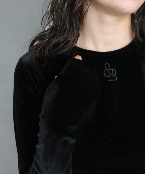 &g'aime（アンジェム）の「【&g’aime】刺繍ロゴクルーネックベロアトップス　EMBROIDERY LOGO CREWNECK VELOR TOPS（Tシャツ/カットソー・レディース・ブラック/ブルー・FREE）」の6枚目の写真